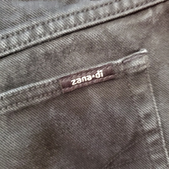 ZANA*DI BLACK JEAN SHORTS! - Picture 6 of 8